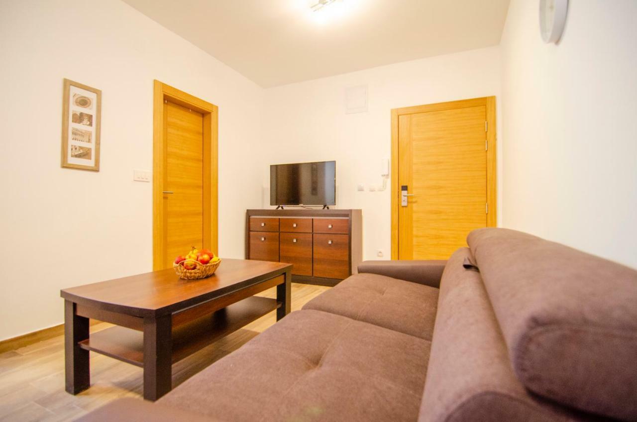 Apartments Sara 4 Bol Zewnętrze zdjęcie