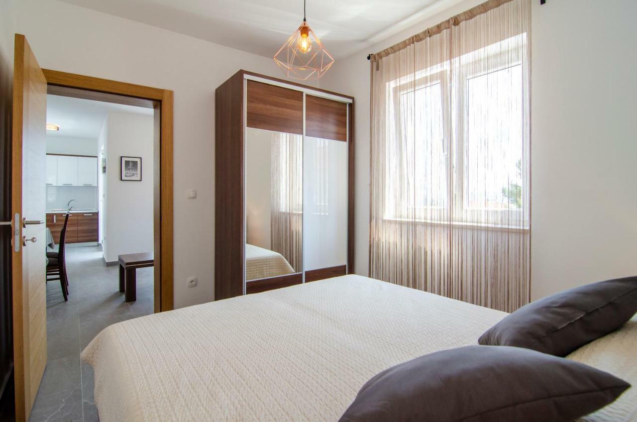 Apartments Sara 4 Bol Zewnętrze zdjęcie
