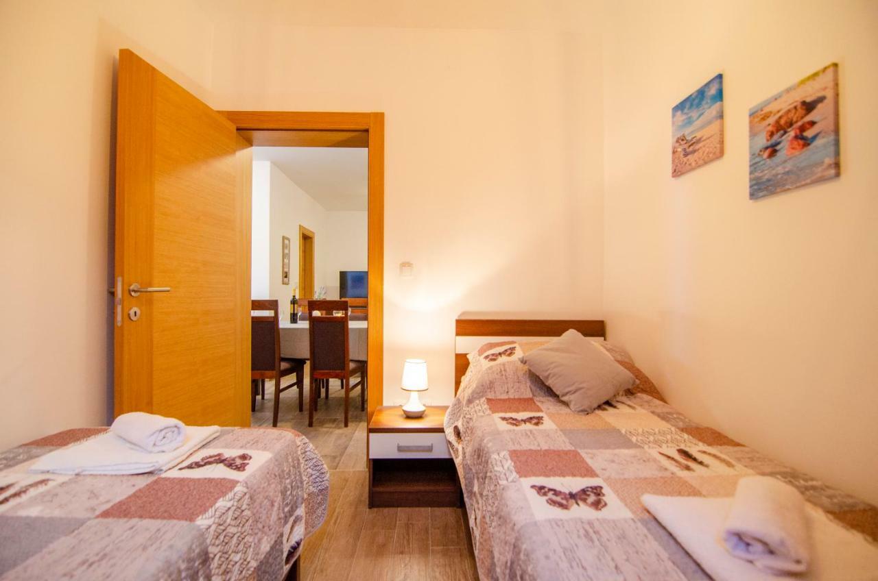 Apartments Sara 4 Bol Zewnętrze zdjęcie