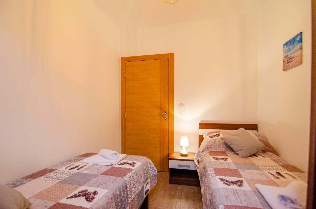 Apartments Sara 4 Bol Zewnętrze zdjęcie