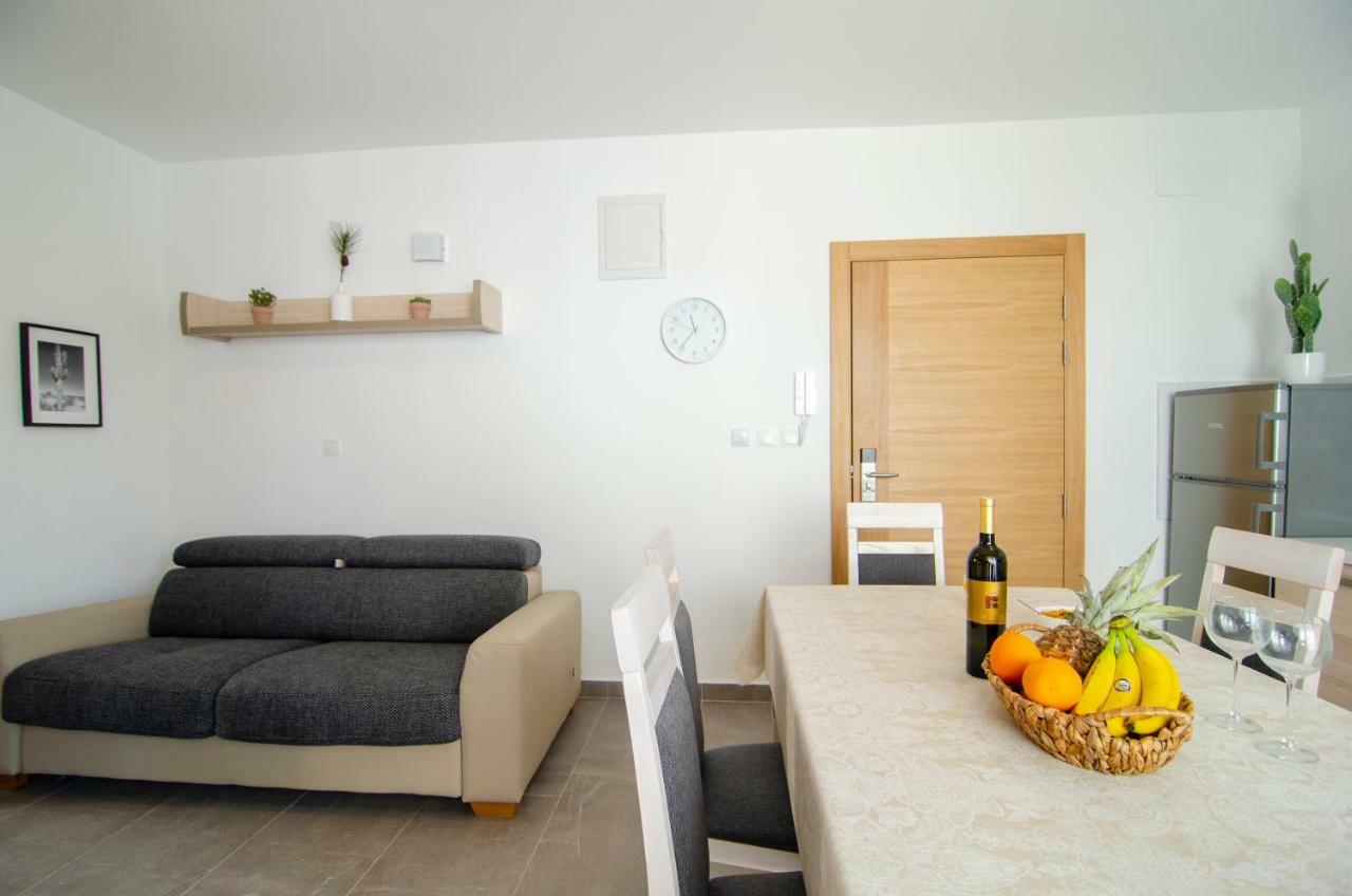 Apartments Sara 4 Bol Zewnętrze zdjęcie